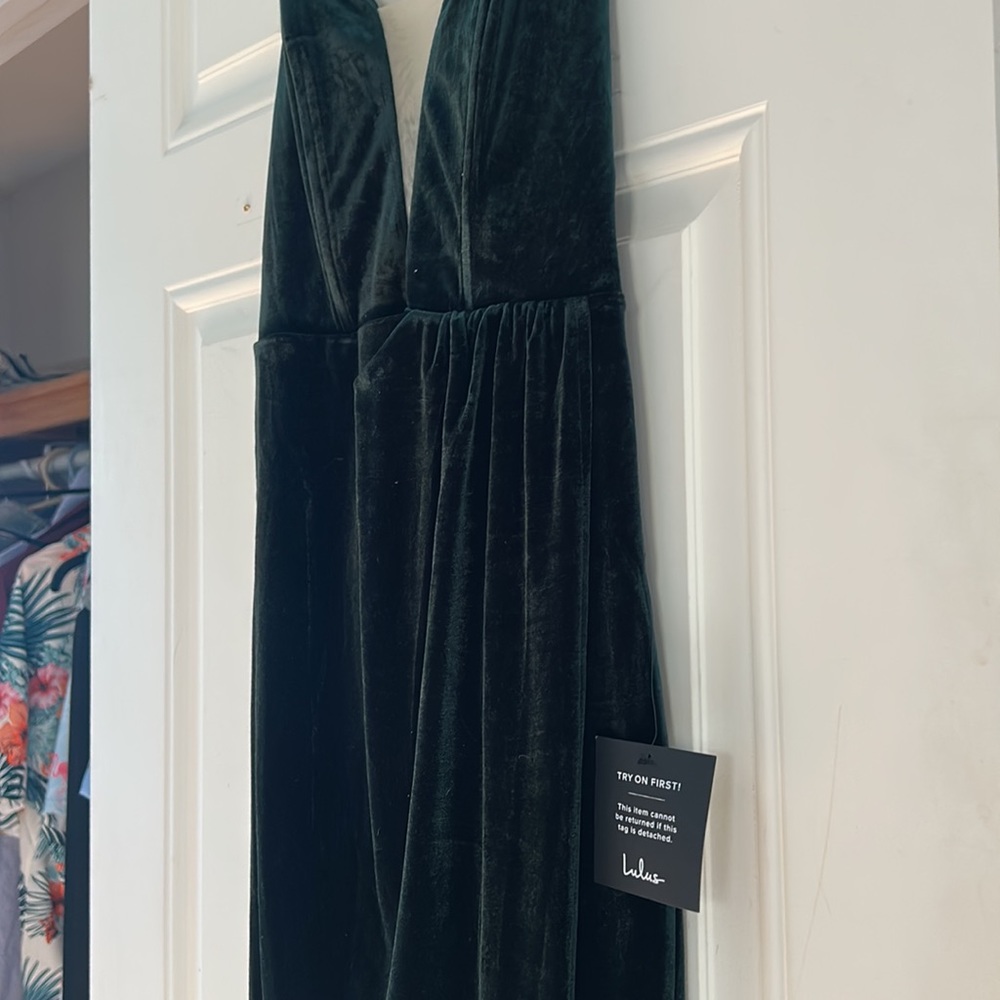 Velvet dark green dress, perfect for winter wedding or event - Picture 4 of 4